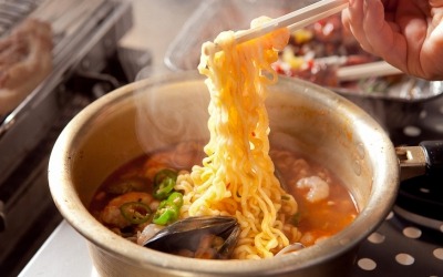 Image with missing alt attribute found on hankyung.com