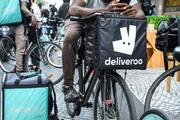 Des livreurs Deliveroo en grève, à Paris, le 7 août.