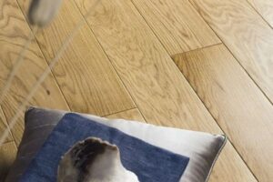 Kamień naturalny vs. płytki ceramiczne: Wyb&oacute;r do łazienki