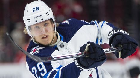 Patrik Laine on hyv&auml;ss&auml; vireess&auml;.