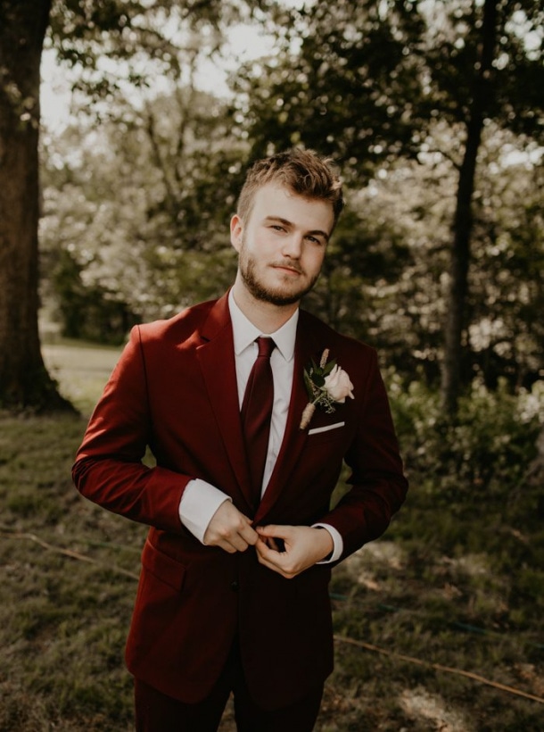 Image with missing alt attribute found on junebugweddings.com