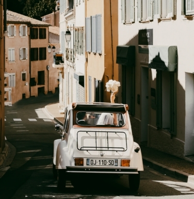 Image with missing alt attribute found on junebugweddings.com