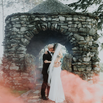 Image with missing alt attribute found on junebugweddings.com