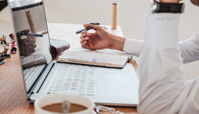 Image with missing alt attribute found on khamsat.com