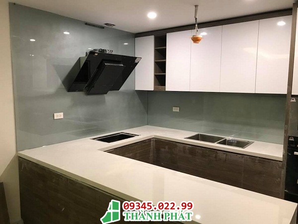 k&iacute;nh bếp nhũ bạc