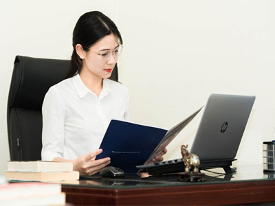 Image with missing alt attribute found on luatminhanh.vn