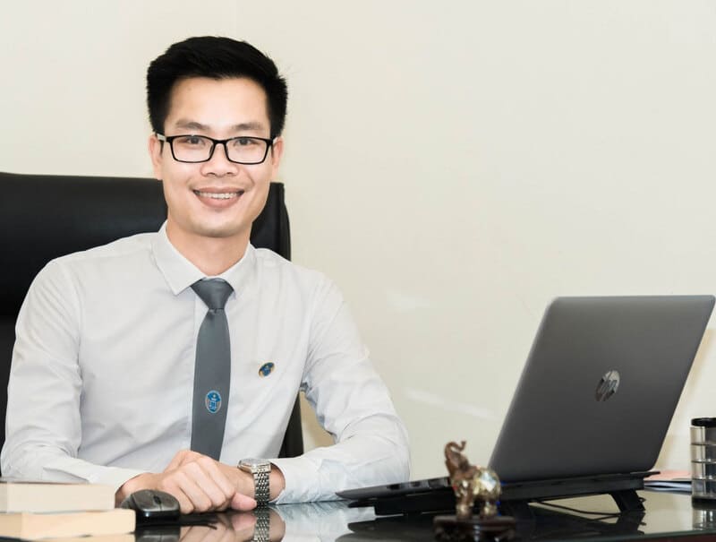 Image with missing alt attribute found on luatminhanh.vn