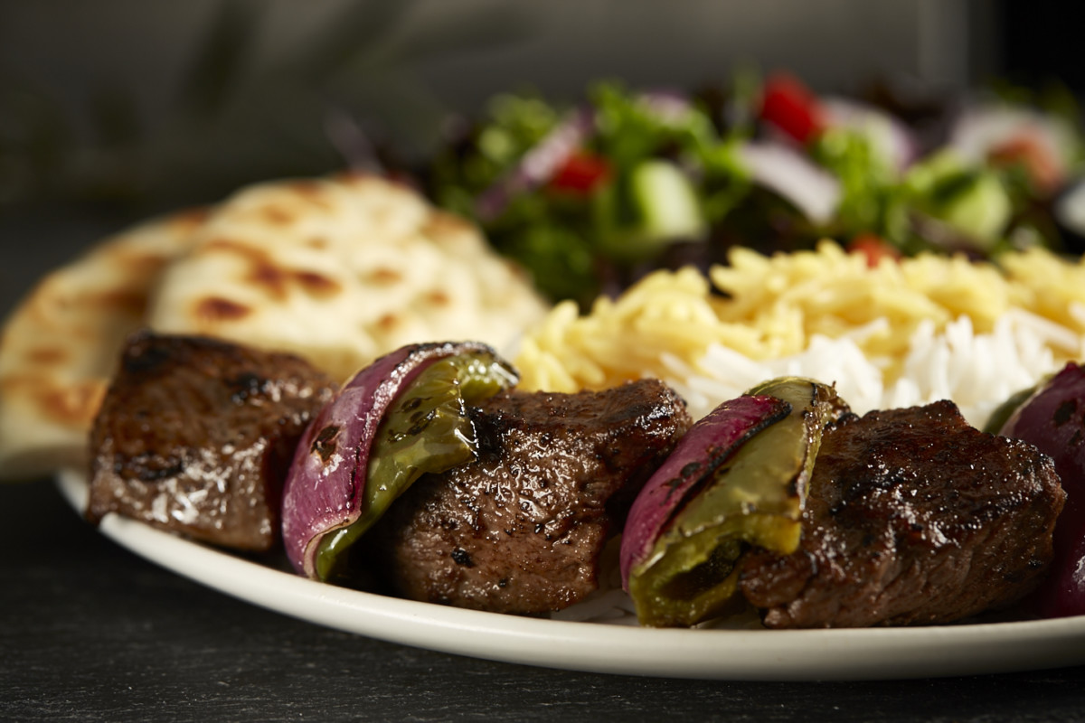 Image with missing alt attribute found on lunagrill.com