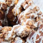 Delicious Pumpkin Spice Monkey Bread - 2 of my favorite foods in one!