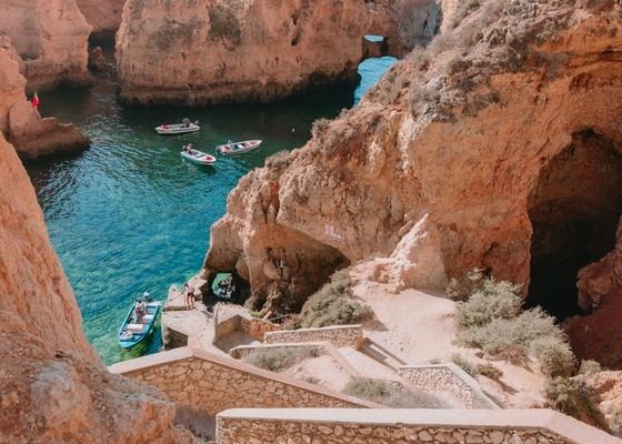 Image with missing alt attribute found on maps.me