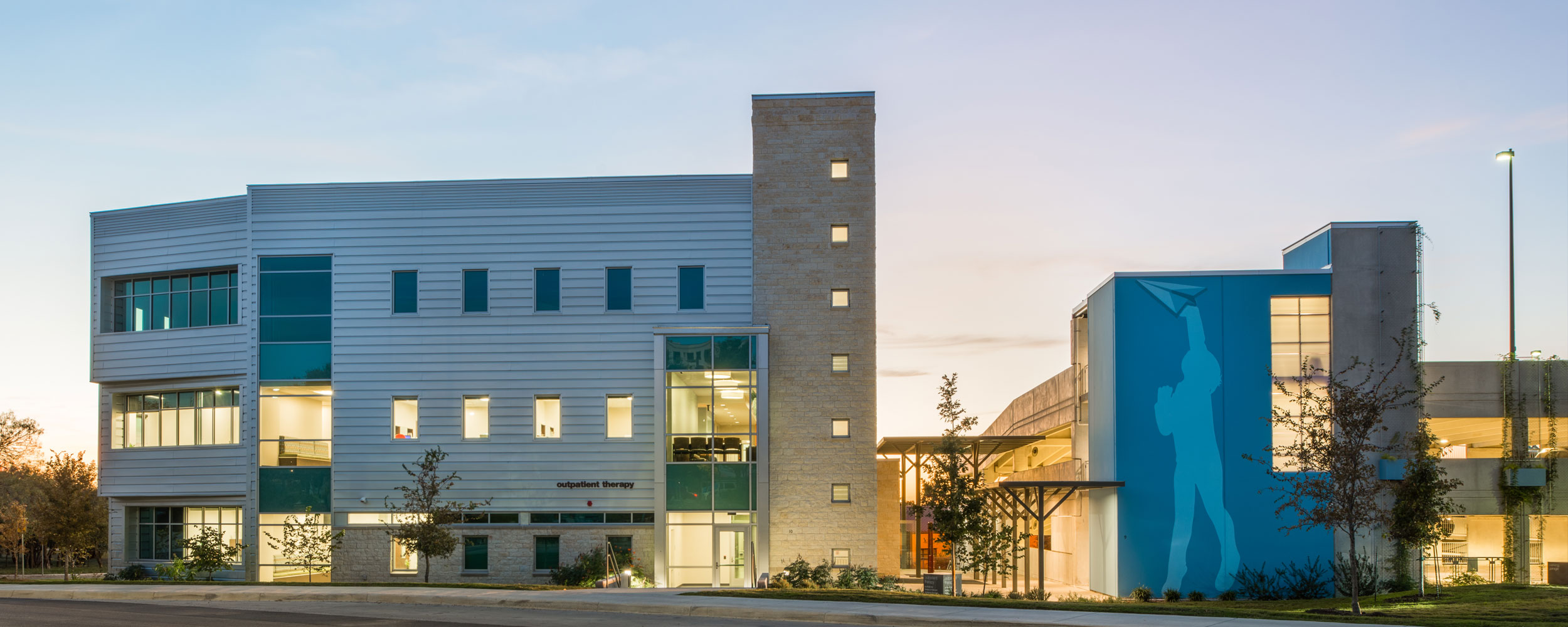 Image with missing alt attribute found on marmonmok.com