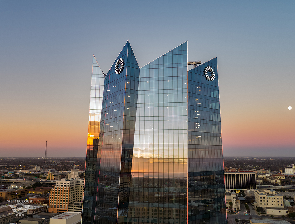 Image with missing alt attribute found on marmonmok.com