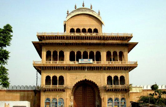 Image with missing alt attribute found on mathuravrindavanpackage.com