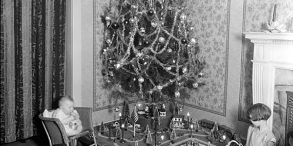 Image with missing alt attribute found on ancientfaces.com