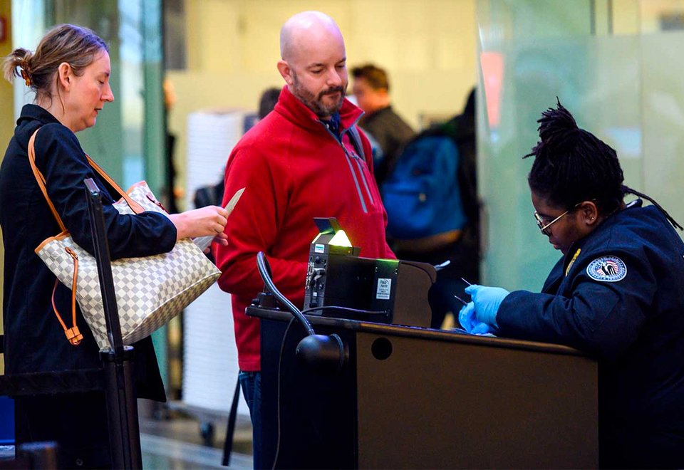 Image with missing alt attribute found on seatguru.com