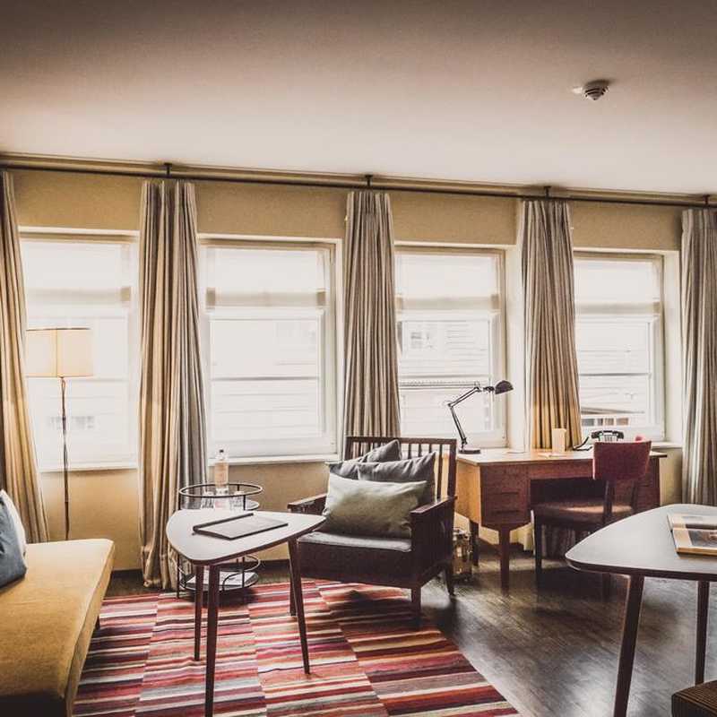 Image with missing alt attribute found on boutiquehotel.me