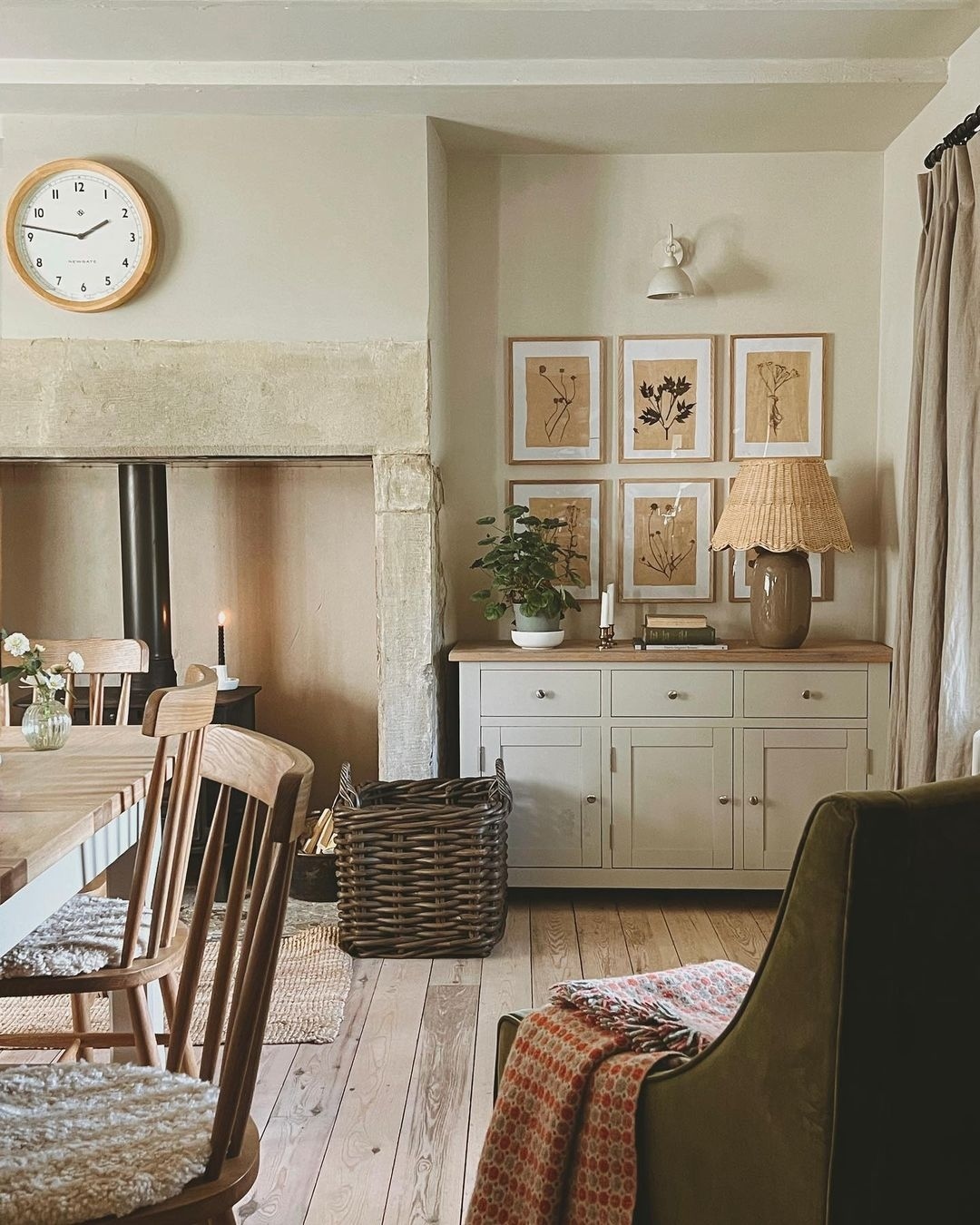 follow-item-0-instagram-photo