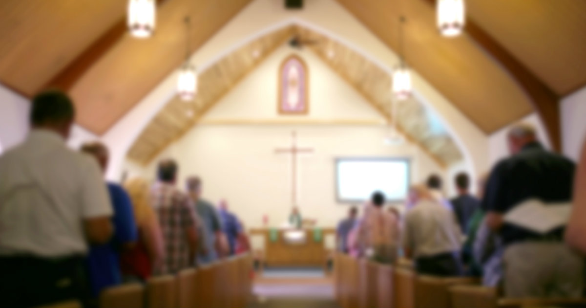 6 Reasons to Attend Church with Your Fianc&eacute;