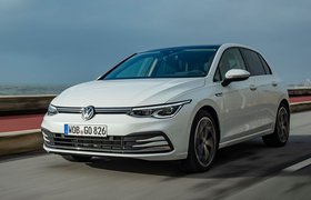 Volkswagen Golf 2019 front left tracking LHD