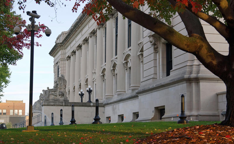 Image with missing alt attribute found on stlpublicradio.org