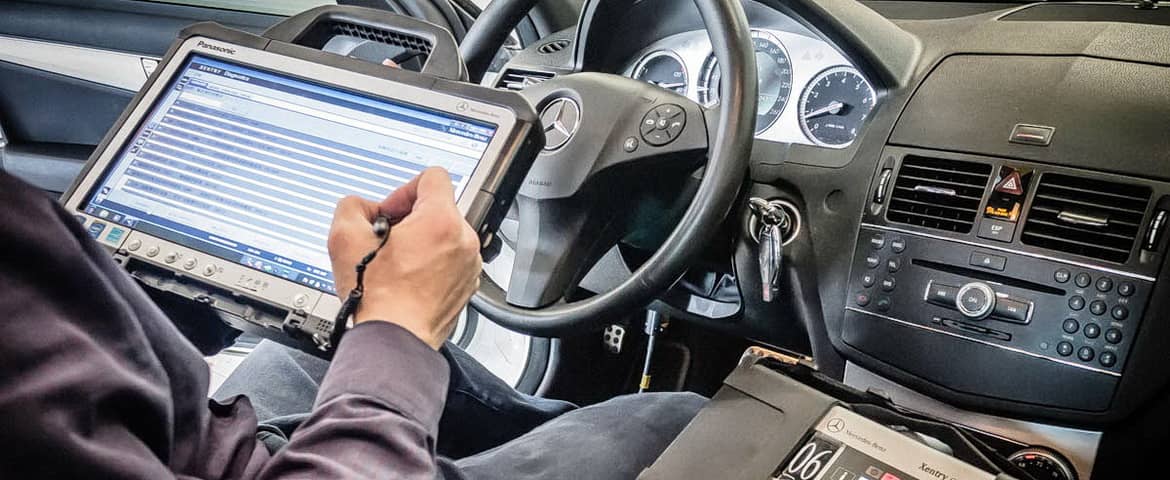 Image with missing alt attribute found on mercedes.mosmotors.moscow