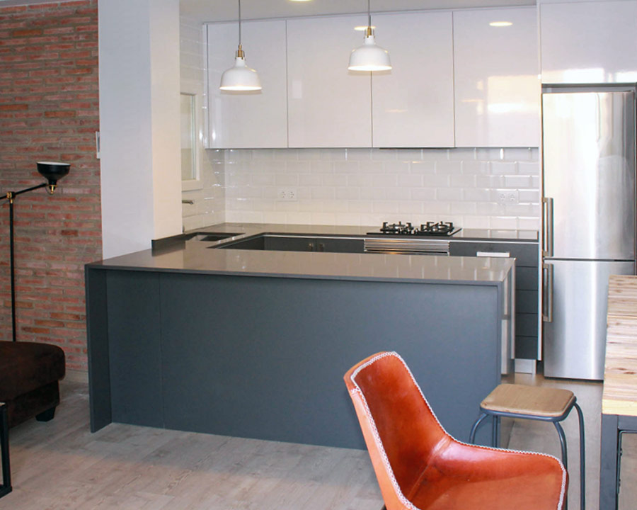 Image with missing alt attribute found on monicacalas.com