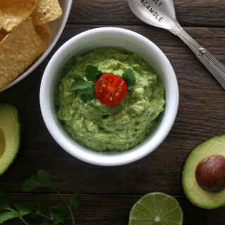 Simple Guacamole Recipe. Easy with just 5 ingredients.
