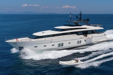 Image with missing alt attribute found on mykonosyachtcharter.com