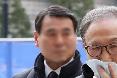 Image with missing alt attribute found on hankookilbo.com