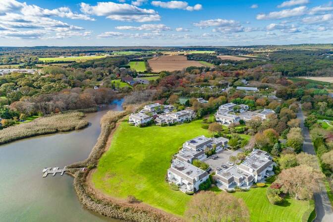 Image with missing alt attribute found on outeast.com