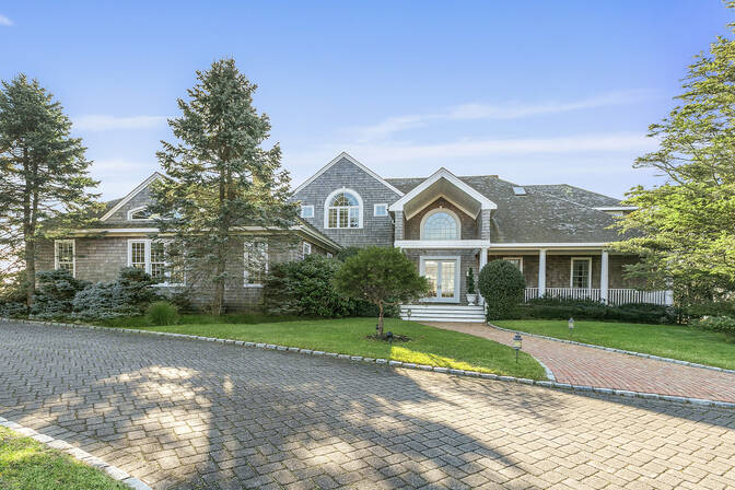 Image with missing alt attribute found on outeast.com