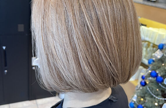 大阪で白髪を活かしたカラーをするならolinoがオススメ！！