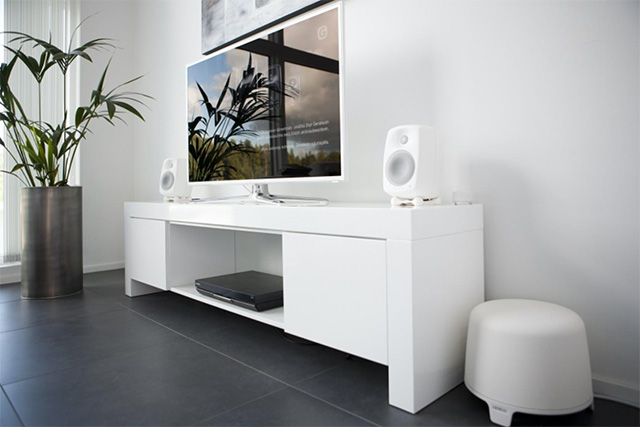 Les caissons de basse Genelec s'adaptent aux usages home cinema avec une connectique am&eacute;lior&eacute;e