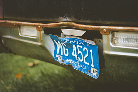 mg, 4521, vehicle, plate, number, blue, white, license, car, blur, rusty, headlight, text, communication, day, transportation, land vehicle, no people, outdoors, close-up, western script, mode of transportation, metal, motor vehicle, sign, information, information sign, focus on foreground, guidance, nature, 5K, CC0, public domain, royalty free