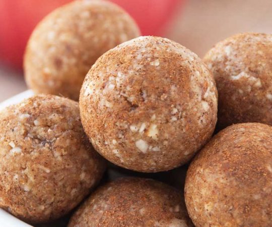 apple pie energy bites