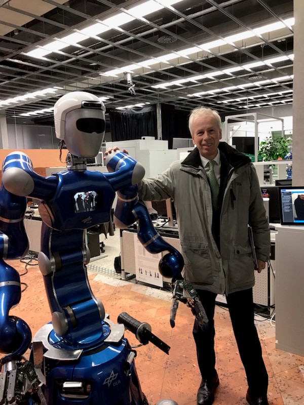 Image with missing alt attribute found on dlr.de