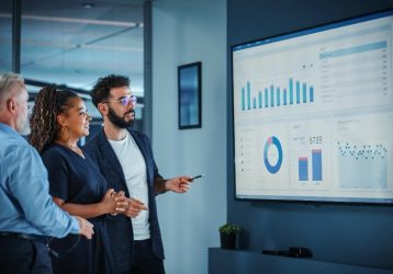 Image with missing alt attribute found on pixcell.co