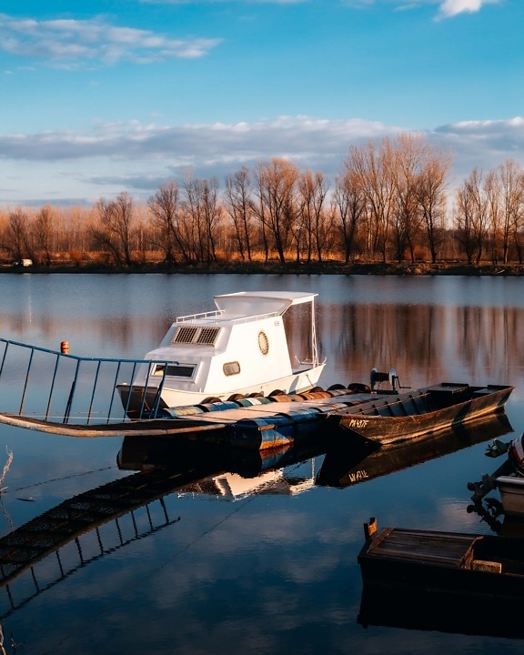 dock, small, yacht, boats, fishing boat, riverbank, water, lake, boat, reflection