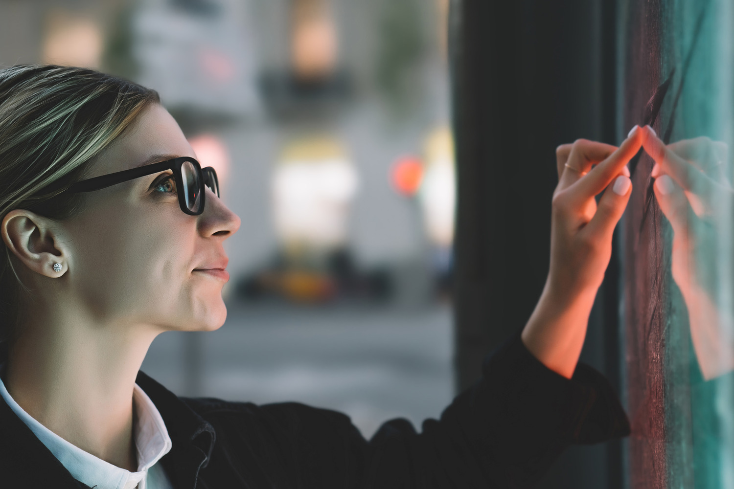 Image with missing alt attribute found on pricechecker.ai