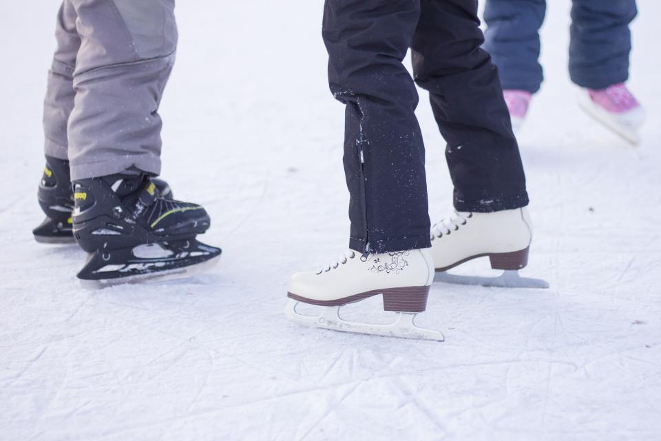 Приморец хотел залить каток возле дома, но это привело к трагедии