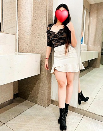 garima attractive escort