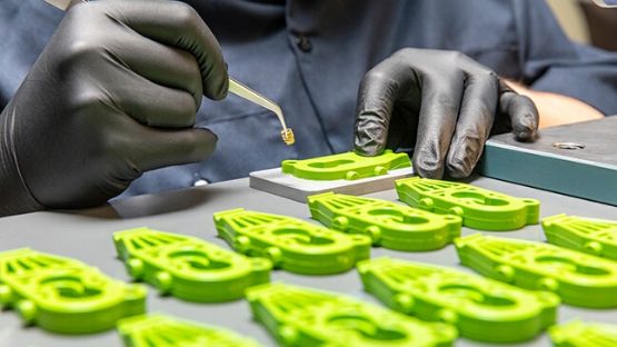 Image with missing alt attribute found on protomold.com