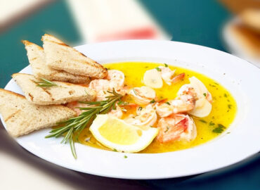 Krewetki z czosnkiem i cytryną