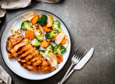 Skillet z kurczakiem i warzywami