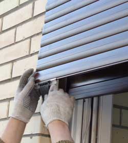 خدمات نصب کرکره برقی