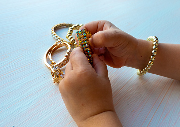 Image with missing alt attribute found on rajakumarigold.com