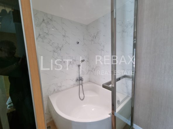 Image with missing alt attribute found on rebax-realestate.com