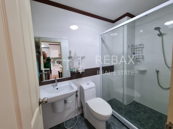Image with missing alt attribute found on rebax-realestate.com