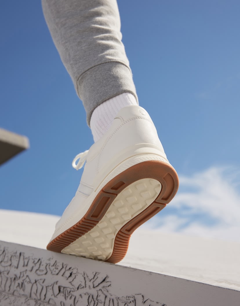 Image with missing alt attribute found on everlane.com