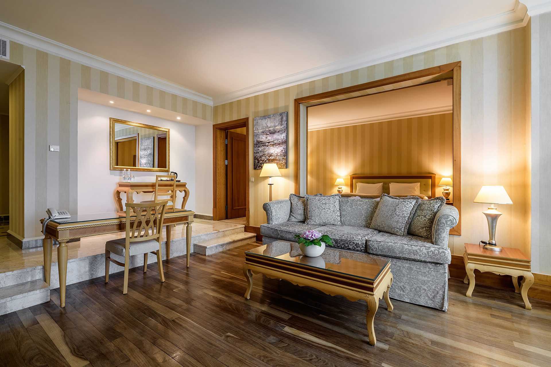 Image with missing alt attribute found on rixos.ua